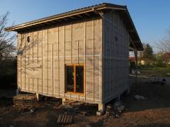 Isolation intérieure d'une maison neuve en bois à Saint Hilaire du Rosier